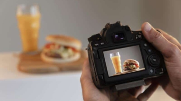 product-photographer-with-camera-studio